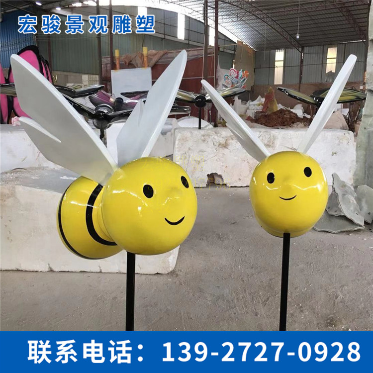 卡通动物雕塑